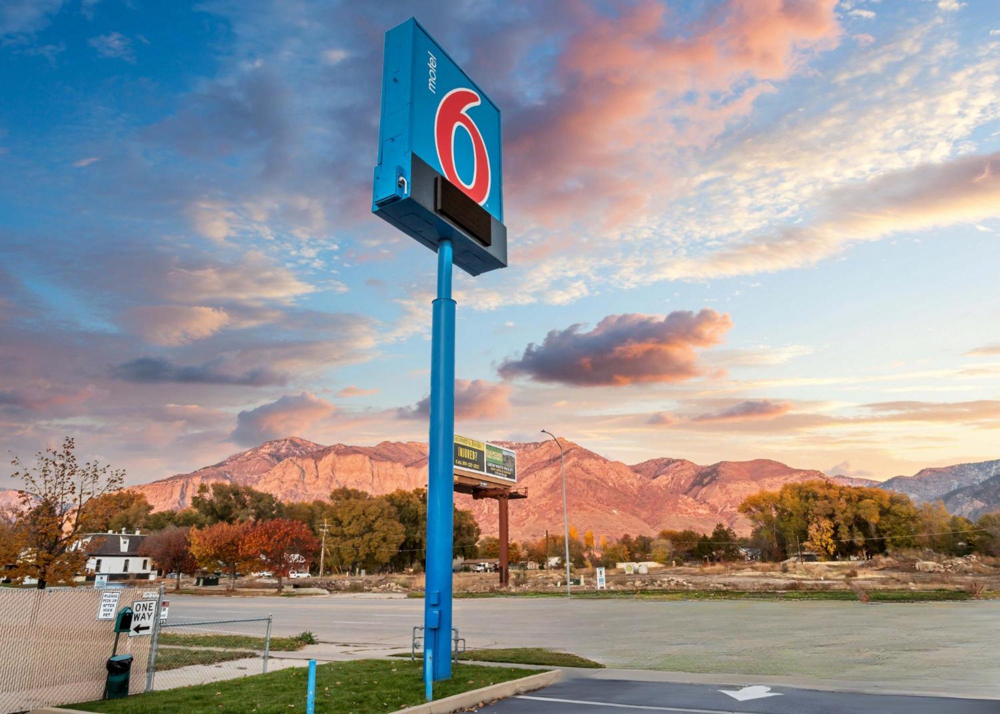 Motel 6 Ogden, Ut- Downtown Eksteriør bilde